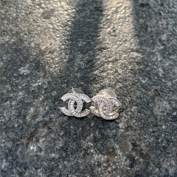 CHANEL Jewelry - COPY - CHANEL Authentic Earrings